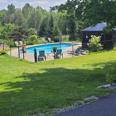 Auberge Aux Deux Peres Magog Kültér fotó